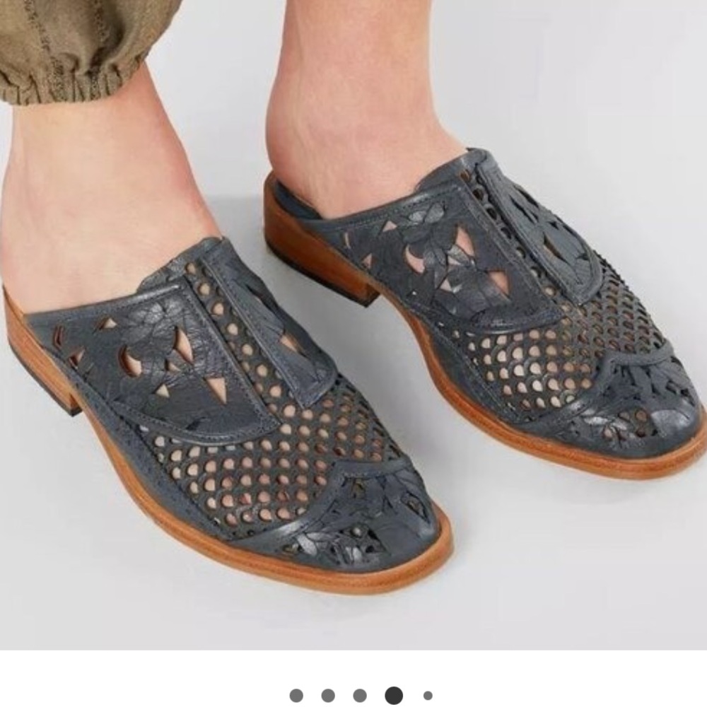 Free People Black Leather Laser-Cut Mule with Natural Wood Sole - Picture 8 of 8